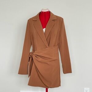 Elegant Tan Women's Blazer